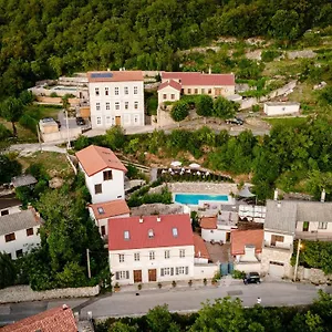 https://bb-villa-little-paris.primorje-gorskikotar.com